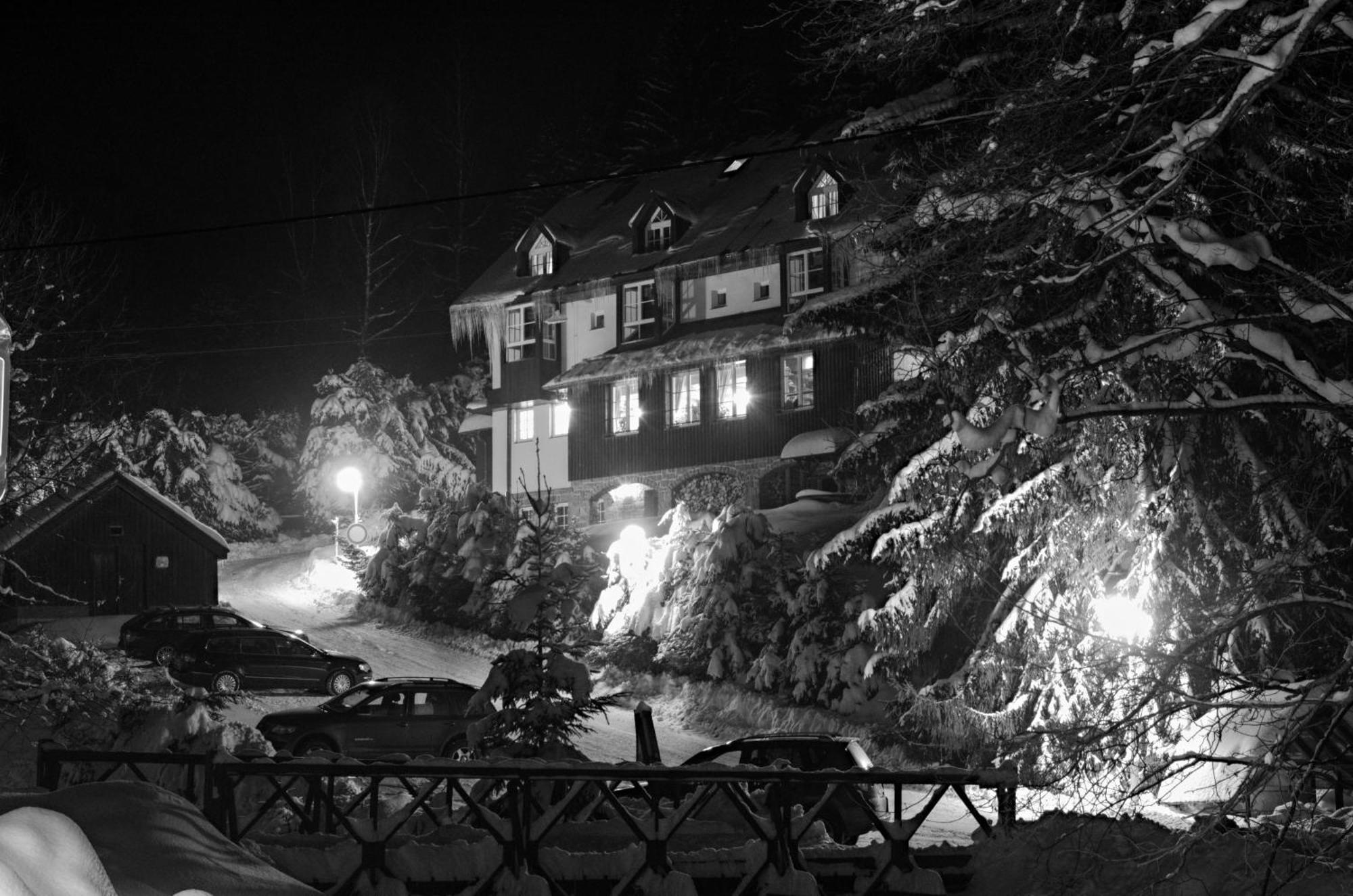 Hotel Konsel Říčky Exterior foto